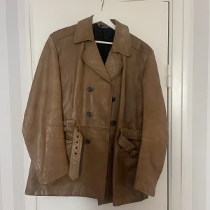 Jacka oversize - Jackan har aldrig använts pga för stor för mig! Köpt second hand. Köparen står för frakten🤗