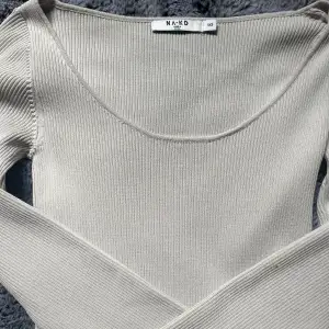 Långärmad grå/beige tröja fint skick använd typ 3 ggr 👑