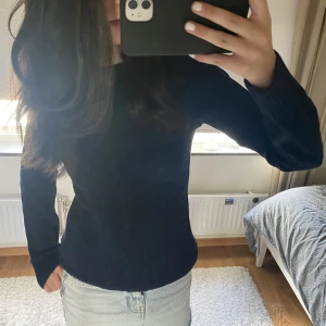 Stickad Ralph Lauren tröja - Likadan som den beiga jag också säljer. Denna i jättebra skick😍