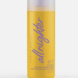 Urban Decay All Nighter Vitamin C Setting Spray  - Säljer denna helt nya Urban Decay All Nighter Vitamin C Setting Spray 118ml då jag ångra mig och inte kunde skicka tillbaka. Kan gå ner i pris vid snabb affär 