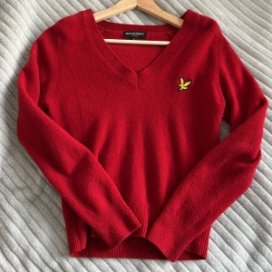 Tröja - Jättesöt! För kort för mig i armarna bara så därför säljer jag😋