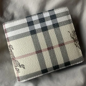 burberry plånbok - bra kvalite sparsamt använd 