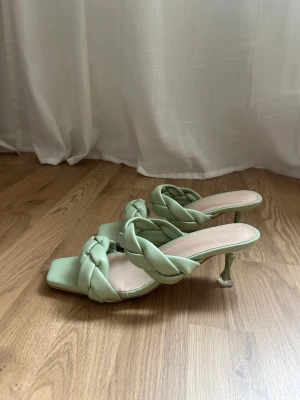 Skor - Köparen står för frakt 