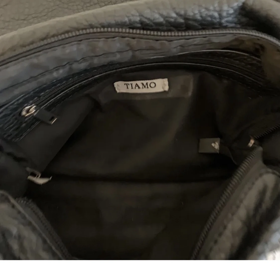 Tiamo väska i storlek M - 90