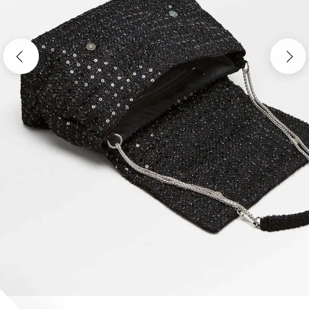 Säljer min jättesnygga Becksøndergaard väska som tyvärr inte kommer till användning, då den inte riktigt är min stil. Slutsåld på hemsidan Köptes för 999 kr, priset kan diskuteras!💗💗 Skriv för fler bilder. Väskor.