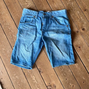 Shorts från wrangler  - Bra skick. 