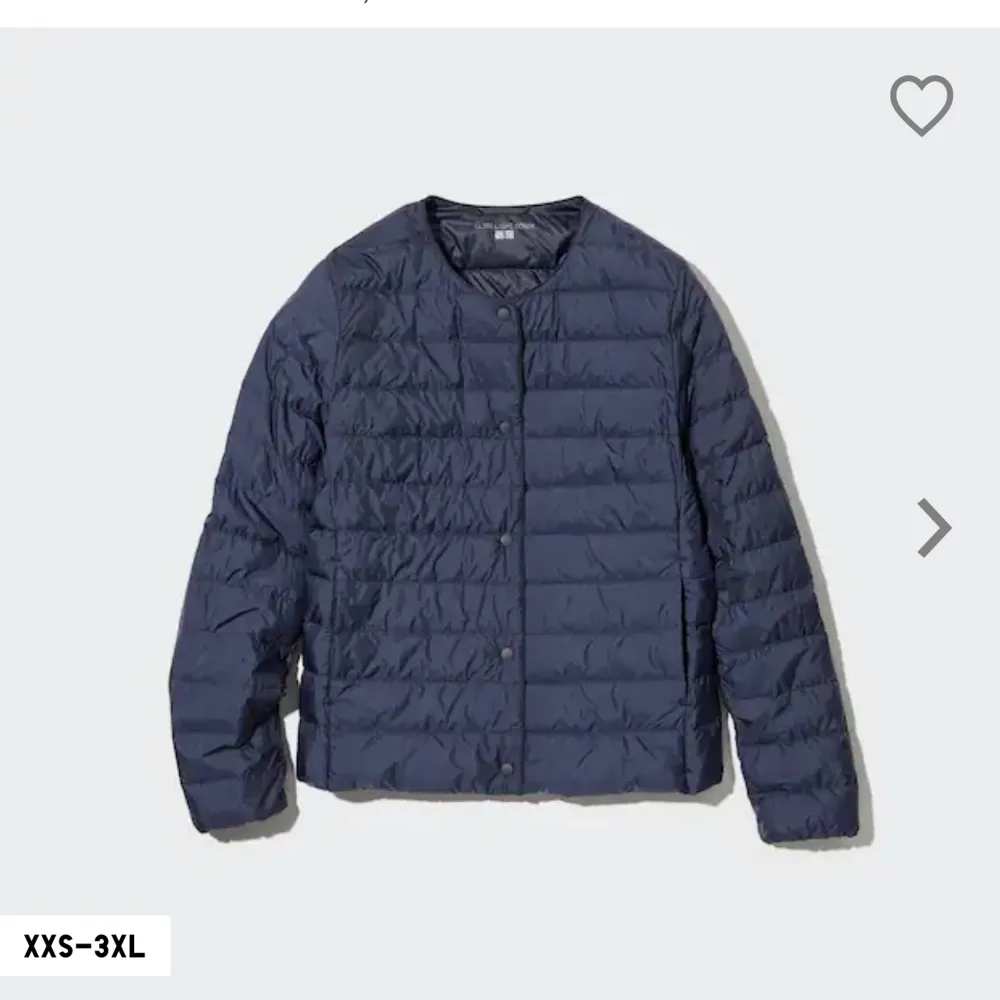 Säljer min fina Uniqlo jacka som är använd men de finns inga täcken på användning. Köpt för 799kr. Är i storlek xs men passar mig som har s. Köparen står för frakt💞pris kan diskuteras❣️. Jackor.