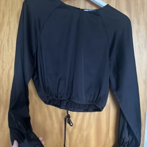 Blus NA-KD - Skick - som ny