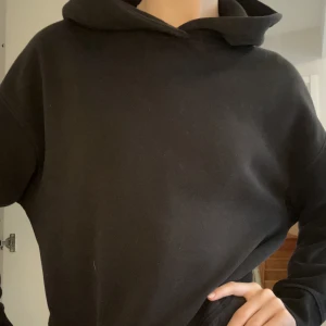 Svart tjocktröja 🫶 - I bra skick 💗