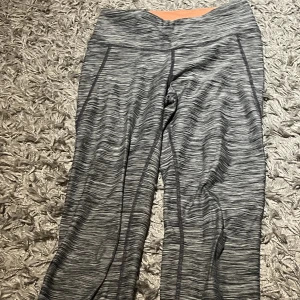 Träningsbyxor  - Aldrig använd 