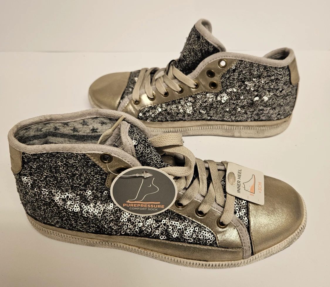 Sneakers från Freddy 