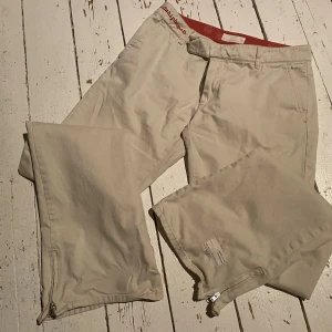 Chinos - Fina och sköna chinos av märket Odd Molly. Måttligt använda.