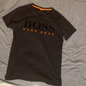 Hugo boss T-shirt storlek M.