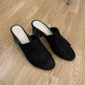 klackskor från zara💓 - snygga svarta klackar från zara i storlek 39!💓