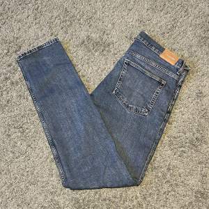 Ett par jeans från weekday i bra skick! Storlek W32 / L34