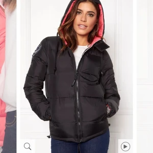 Jacka - En D.brand jacka, nästan aldrig använd, väldigt bra skick. 