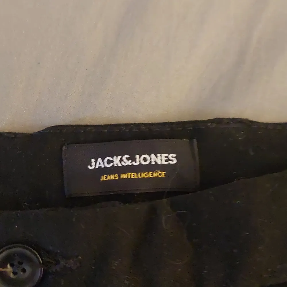 Jack&jones kostymbyxor storlek 32/32. Jeans & Byxor.