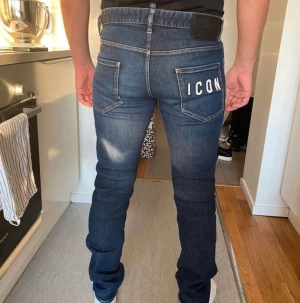 Äkta dsquared2 jeans - Säljer mina dsquared2 jeans pågrund av att dom inte används längre 