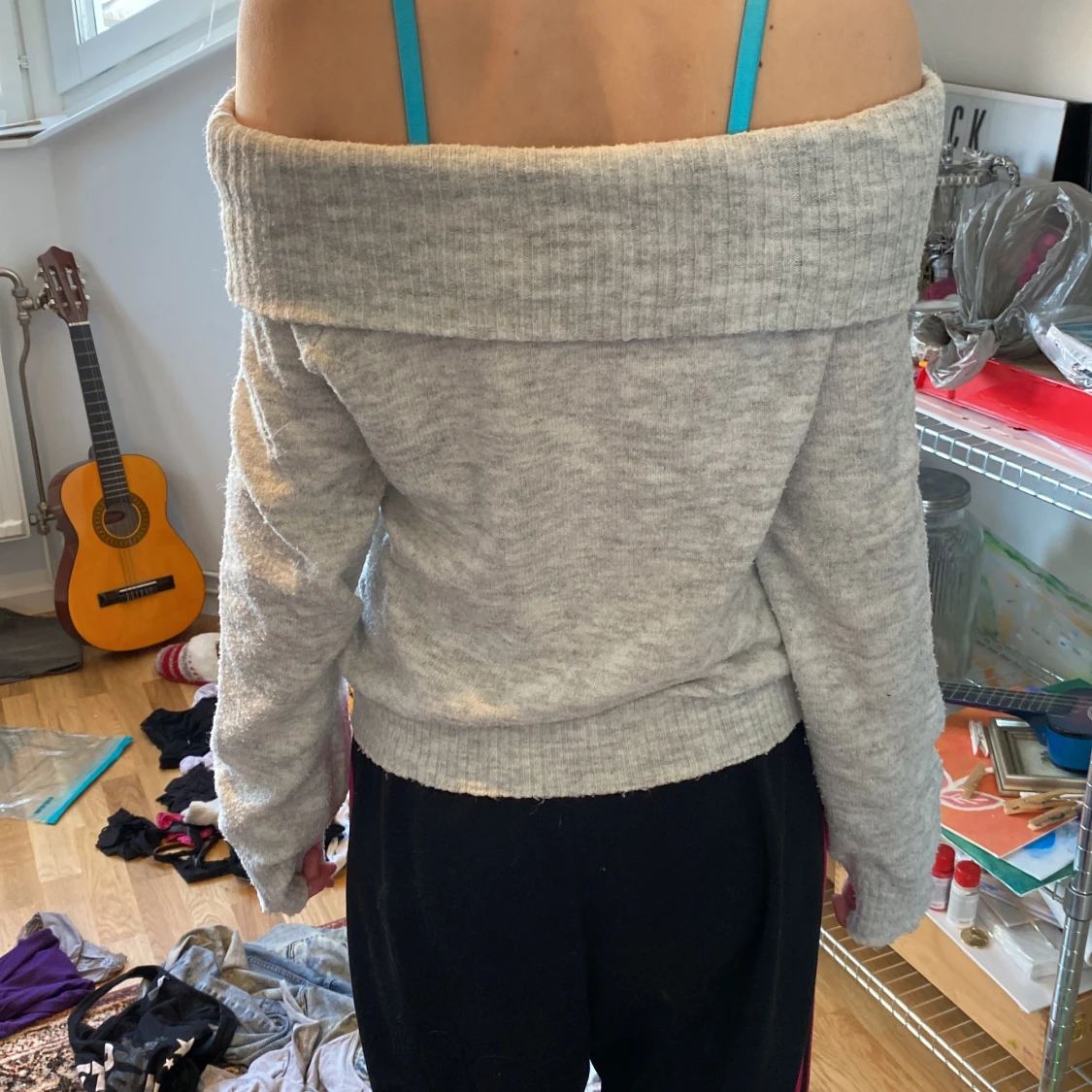 Långärmad off shoulder tröja - 90