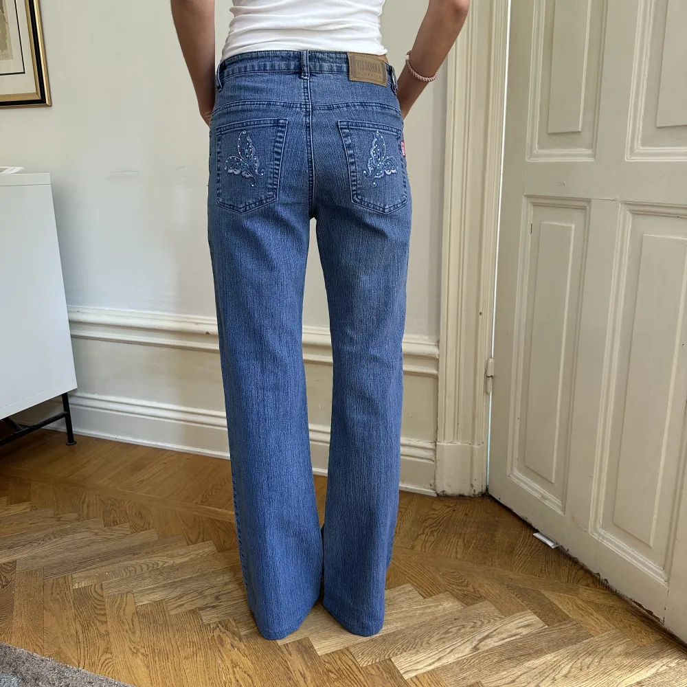 Nej men gud!!!! Dessa jeans är ju helt perfekta. Dem är så sjukt snygga och passar till exakt allt!!!. Jeans & Byxor.
