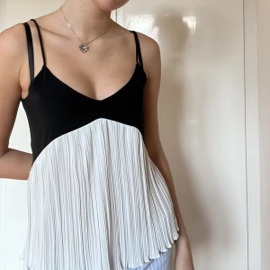 Zara topp - Såå fin! Finns inte att köpa längre, gammal modell