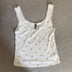 Linne med lite detaljer - Linne som är använt kanske 1 gång 