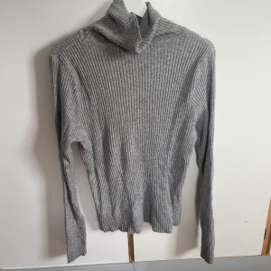 Grå polo - Oversize grå polo