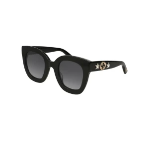 Gucci solglasögon - Guccisolglasögon. Självklart äkta. Köpa på Misterspex för 2759kr. Säljer då jag knappt använder dom. Mycket fint skick. Fodral och påse till glasögonen medföljer.