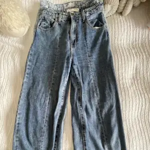 Vintage jeans från stradivarius 💙 storlek 34