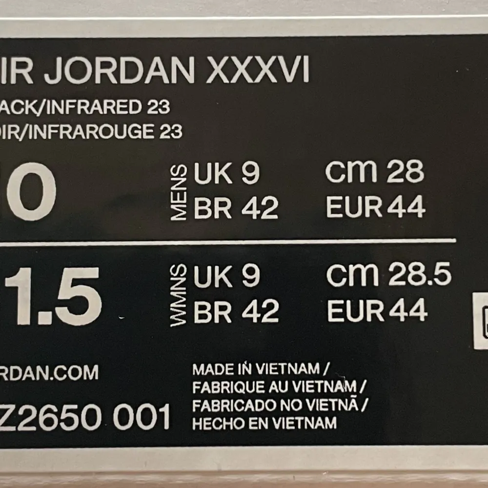 Air Jordan 36. Storlek EUR 44, UK 9. Endast använda 1 gång. . Skor.