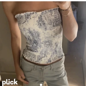 Tub topp  - (Lånade bilder) Säljer denna ur snygga tub topp från hm. Strl S passar även XS. Nyskick! 💘🤗