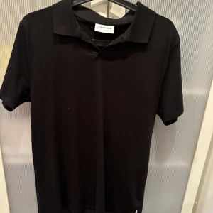 Piké  - Helt oanvänd piké från Lindebergh som är riktigt clean men tyvärr aldrig används 