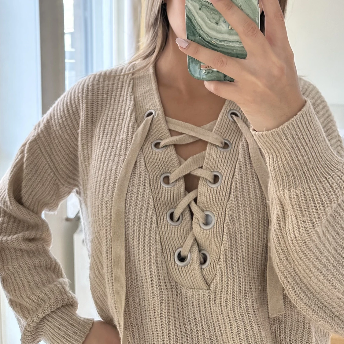 Beige stickad tröja - 90