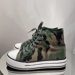 Duffy Army Sneakers  - Snygga 