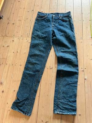 Ljusa jeans från Our Legacy. Storlek 32x34. 
