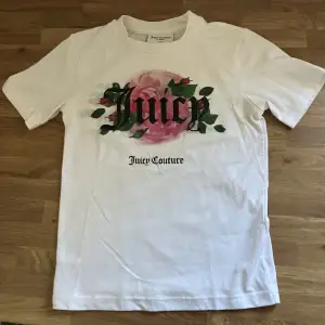 Helt oanvänd Juice Couture t-shirt, XS. Pris vid inköp 599 kr.