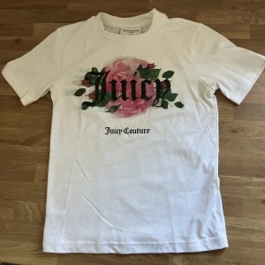 Juicy t-shirt ny - Helt oanvänd Juice Couture t-shirt, XS. Pris vid inköp 599 kr.
