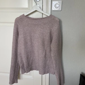 Stickad tröja - Fin tunnare stickad tröja som jag tyvärr inte anvönder längre 