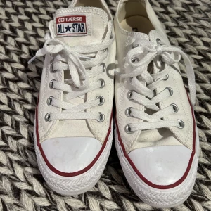 Converse all stars stl 39,5 - Vita Converse All Stars i fint skick, storlek 39,5