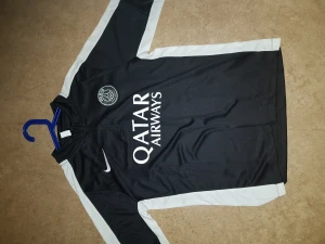 Nike Psg Tracksuit Dri-Fit - Knappt andvända  Dragkedja finns vid Byxorna 