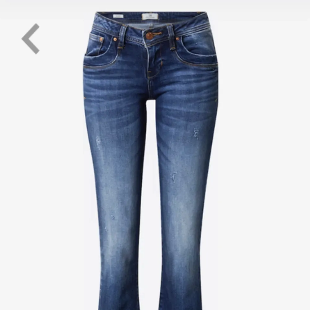 Ltb jeans valerie strl 25/32, sällan använda så väldigt gott skick! Nypris 800kr, mitt pris 590kr💘 Tryck gärna på köp nu! (har inga bilder på, då de är för stora). Jeans & Byxor.