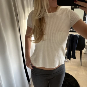 Ribbad T-shirt  - Så fin💕💕