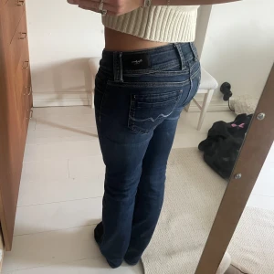 Pepe jeans - Skitsnygga jeans ifrån Pepe💕som referens är jag 164 å de får hela vägen ner på mig
