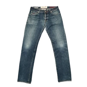 Jacob Cohen  - Tjena, Säljer nu dessa limited edition Jacob Cohen jeansen för endast 1099. Retail är 7000kr‼️ vid minsta lilla fråga eller fundering skriv gärna🤝Man får även med og saker när man köper vid mer info kom dm👍