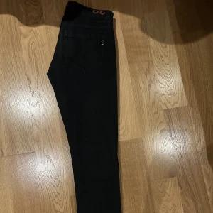 Don dup  - Säljer nu mina feta don dup jeans så de inte används så mycket. Billiga så köp innan nån annan gör  Skick:8/10
