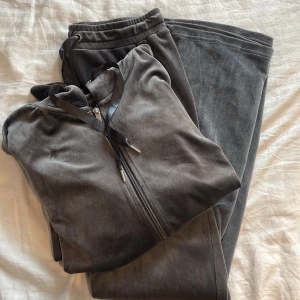 Mjukisset - Mjukisset från Gina tricot, använt men fortfarande i mycket gott skick