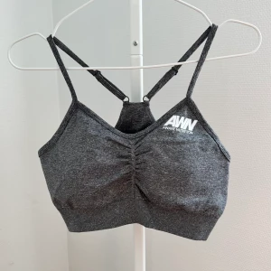 Aware nutrition träningsbh (aldrig använd) - Aldrig använd. Ger bra stöd❤️