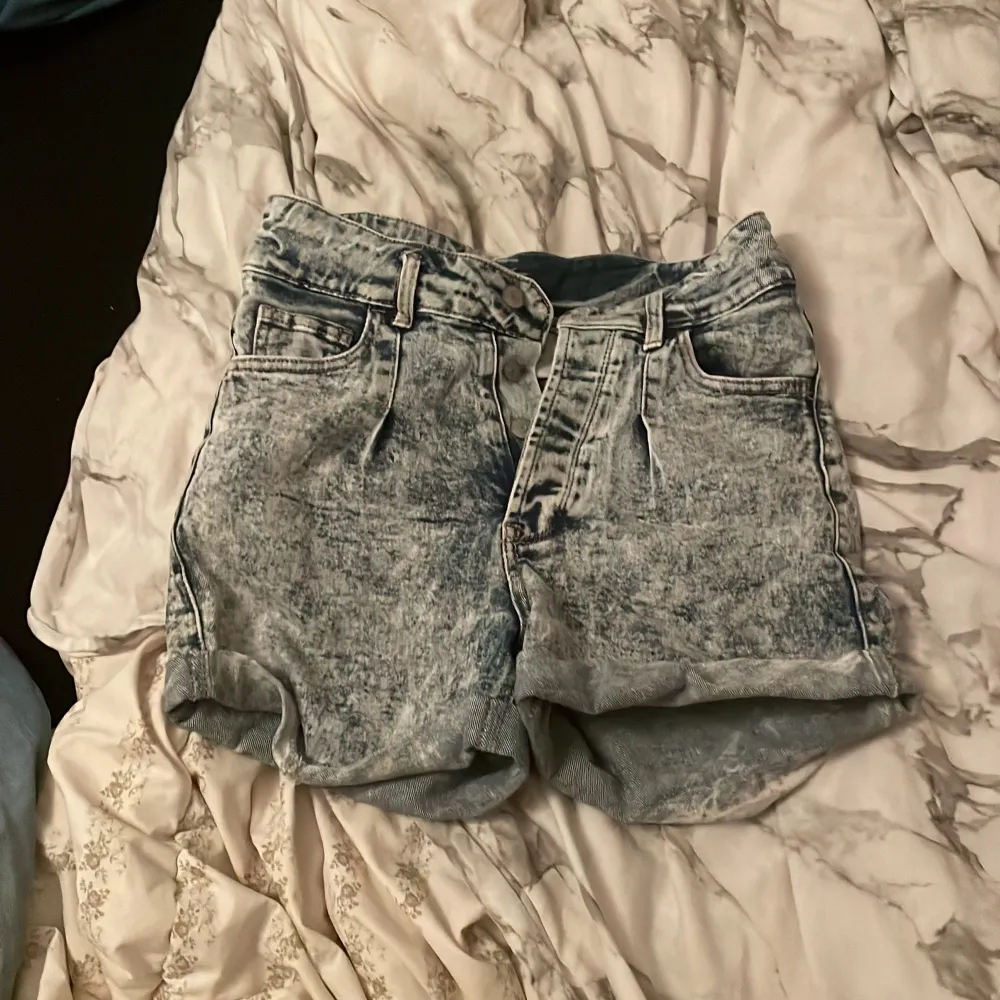 Ett par vanliga shorts, säljer för 50 kr👍. Shorts.