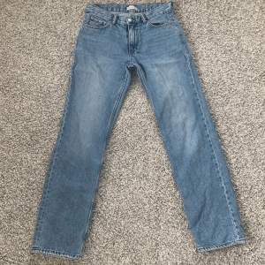 Low waist och lite baggy jeans från Gina Tricot! Köpta för 500kr 💗