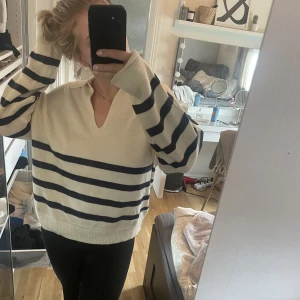 Tröja  - Tröja från Nelly som är använd 2 ggr enbart🩵